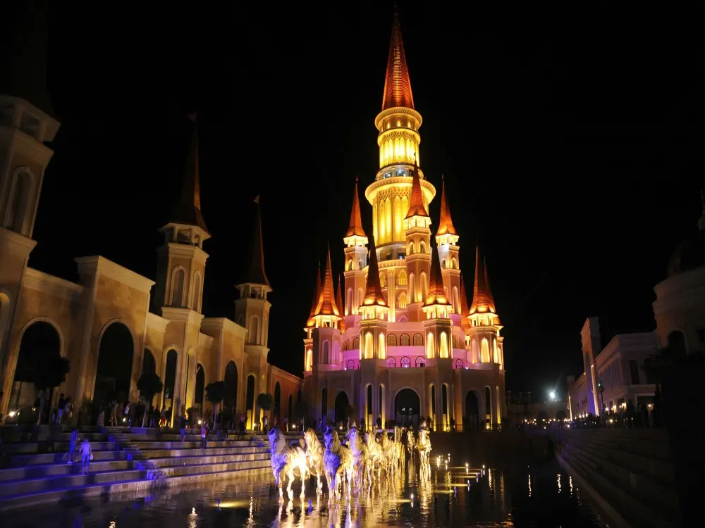 Show image 2